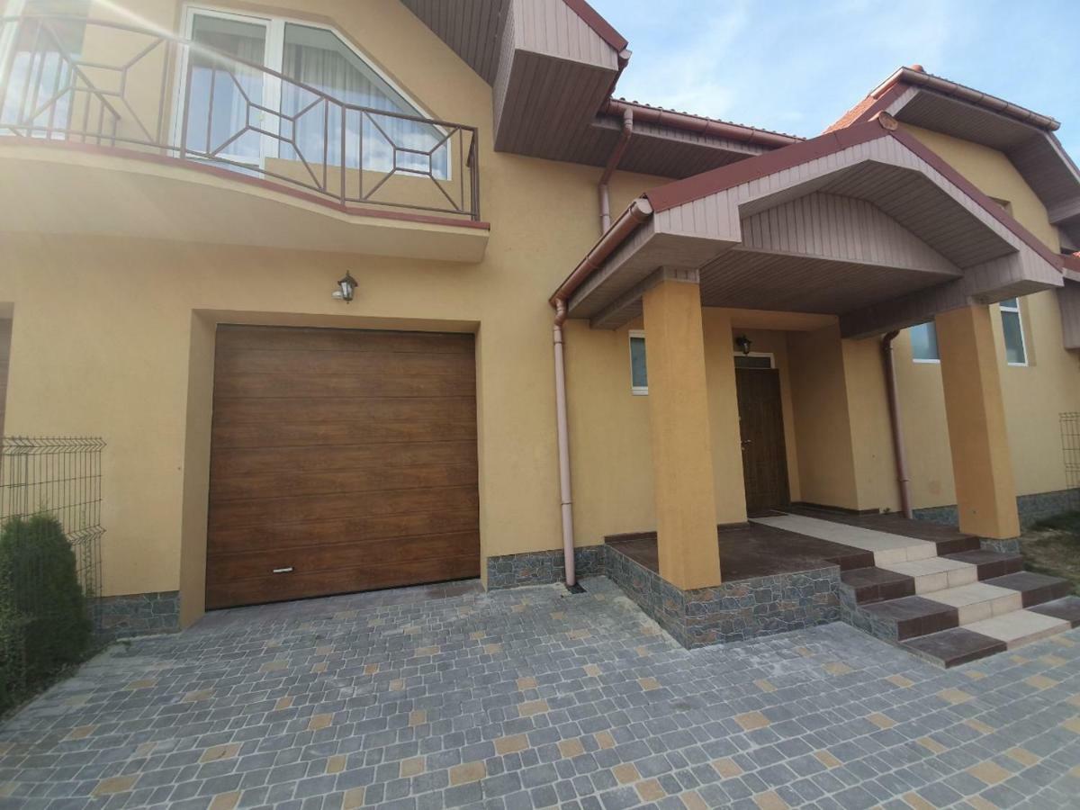 Апартаменты Премиум Класса На Гвардейской Uzhhorod Exterior foto